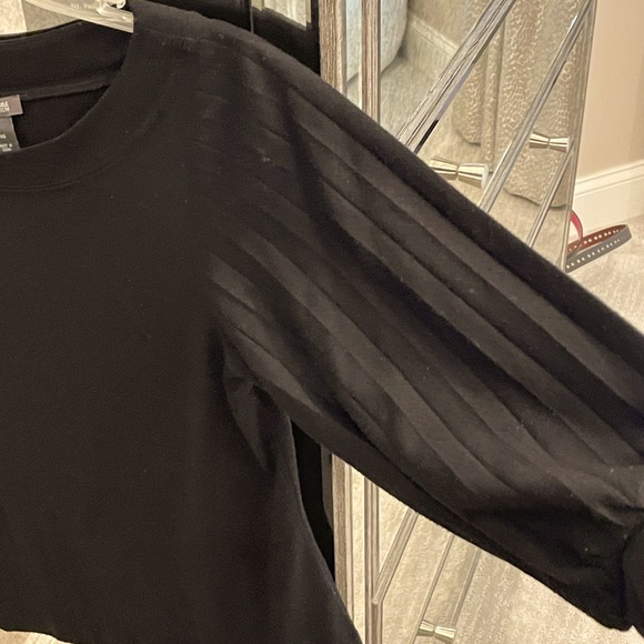 Kenneth Cole REACTION- 3/4 sleeve top, size XS - Picture 2 of 5